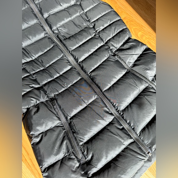 Lululemon brave the cold vest black size 6 - Picture 3 of 5